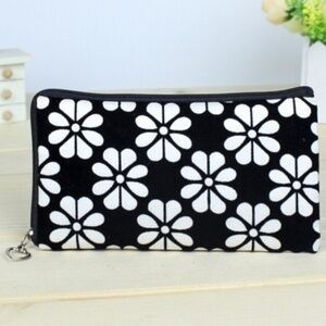 👀‎ CLOSET CLEARANCE! 🎉 3/$12